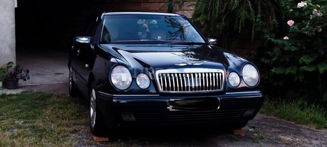 Mercedes E 240-2