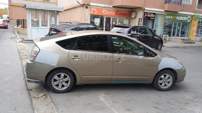 Toyota Prius-4