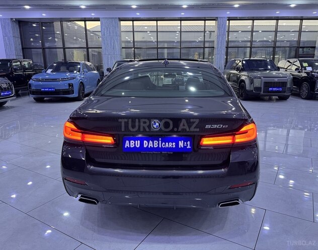 BMW 530e-7