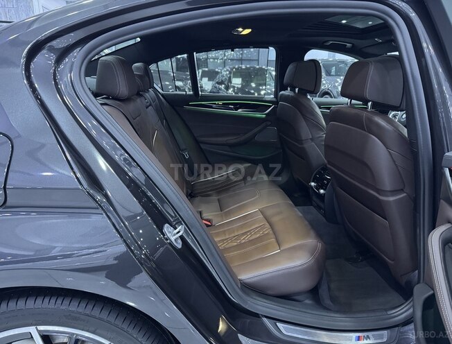BMW 530e-13