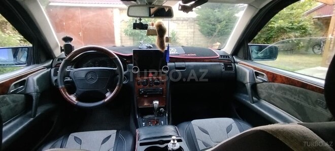 Mercedes E 240-9