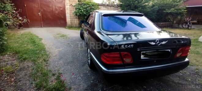 Mercedes E 240-14