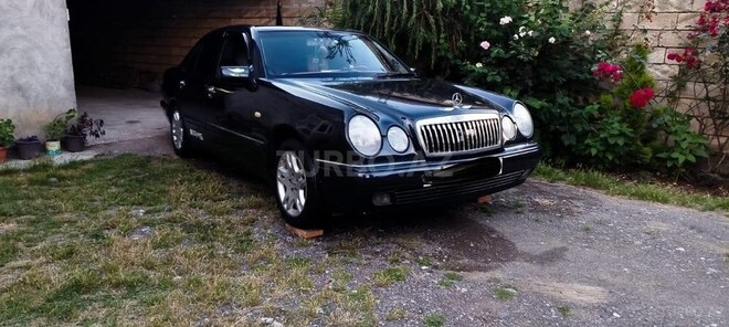 Mercedes E 240-8