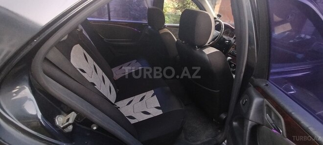 Mercedes E 240-13