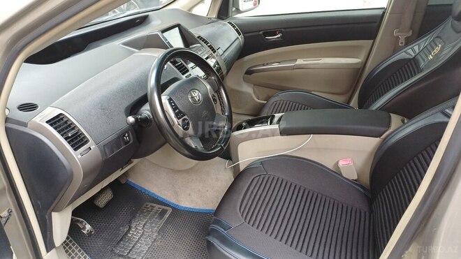 Toyota Prius-6