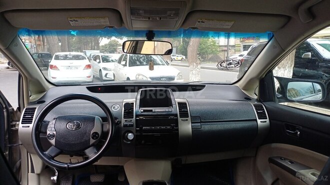 Toyota Prius-8