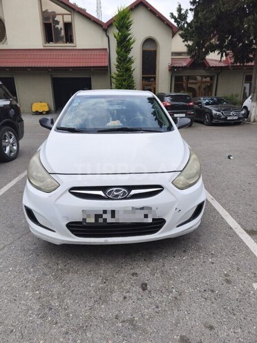 Hyundai Accent-1