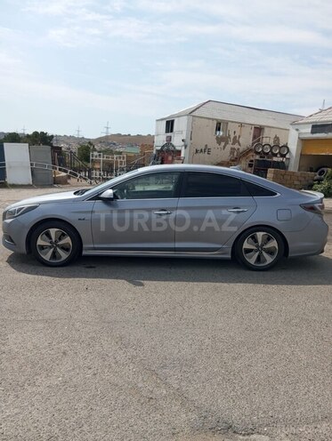 Hyundai Sonata-2