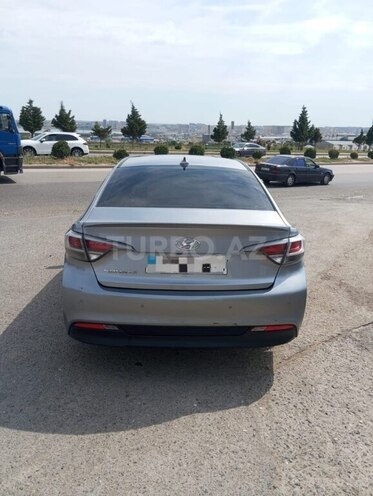 Hyundai Sonata-3