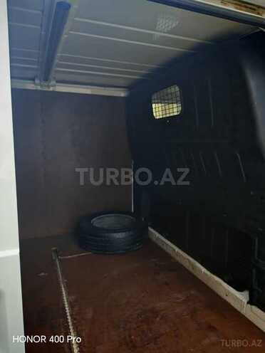 Ford Transit-13