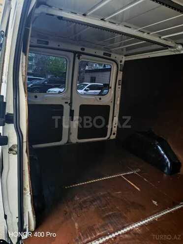 Ford Transit-10