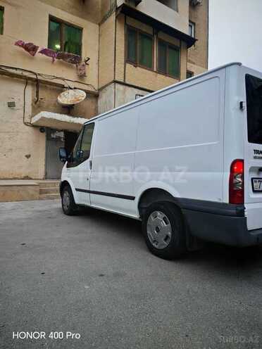Ford Transit-8