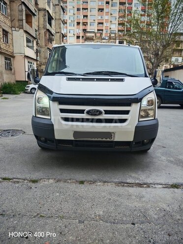 Ford Transit-4