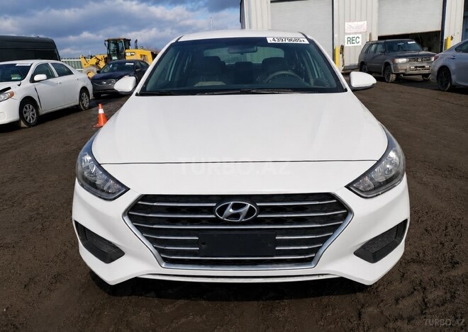 Hyundai Accent-1