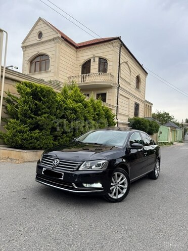 Volkswagen Passat-1