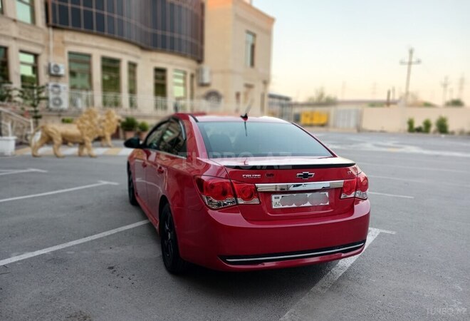 Chevrolet Cruze-12
