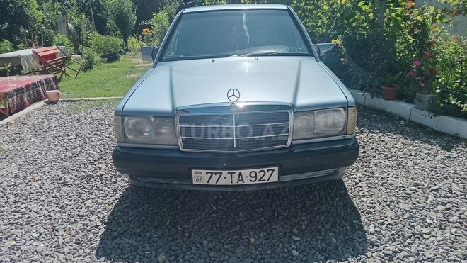 Mercedes 190-1
