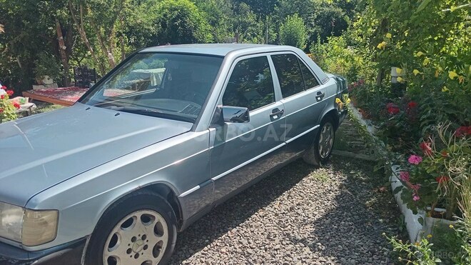 Mercedes 190-2