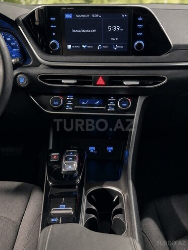 Hyundai Sonata-17