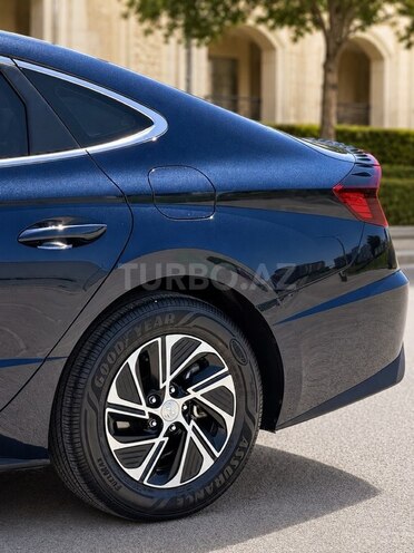 Hyundai Sonata-18