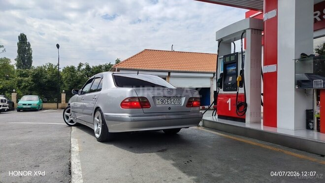 Mercedes E 280-3