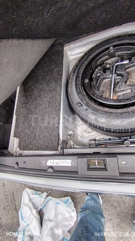 Mercedes E 280-8