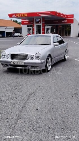 Mercedes E 280-9