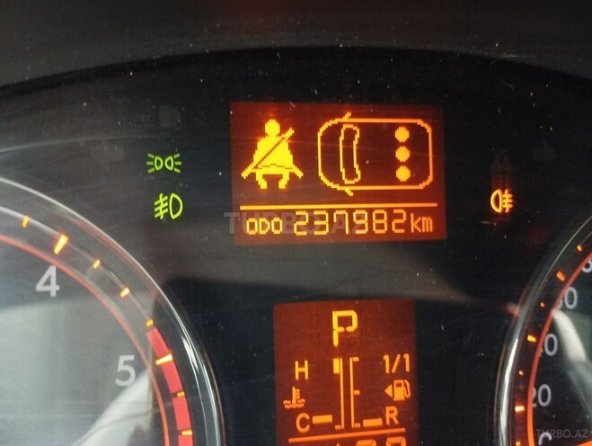 Toyota Avensis-16