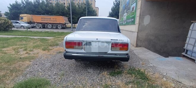 LADA (VAZ) 2107-2