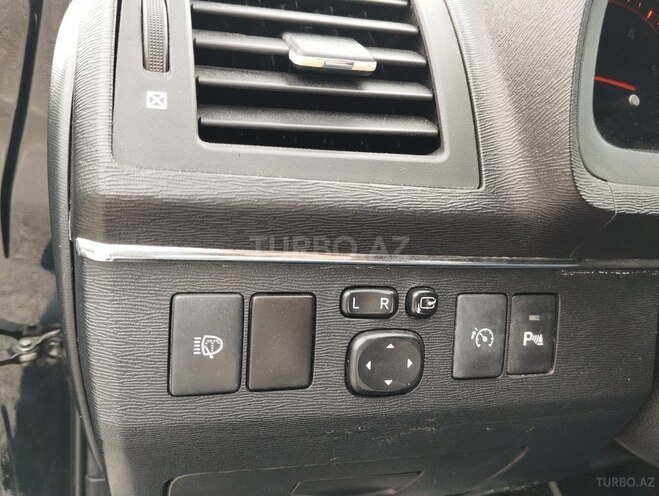 Toyota Avensis-15