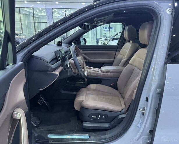 Nio ES8-11