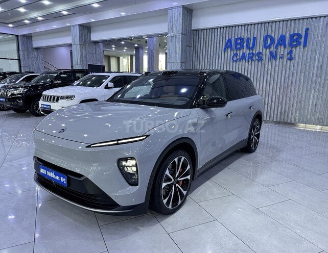 Nio ES8-1