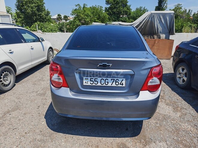 Chevrolet Aveo-5