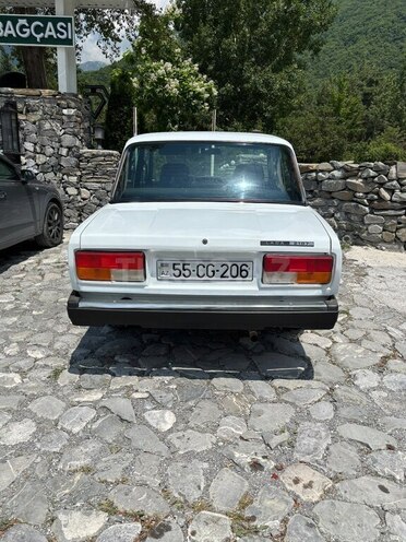 LADA (VAZ) 2107-2