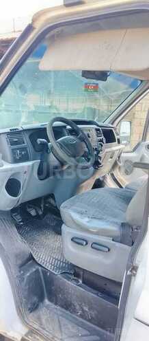 Ford Transit-4