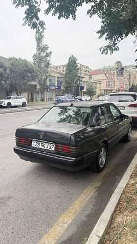 Mercedes 190-4