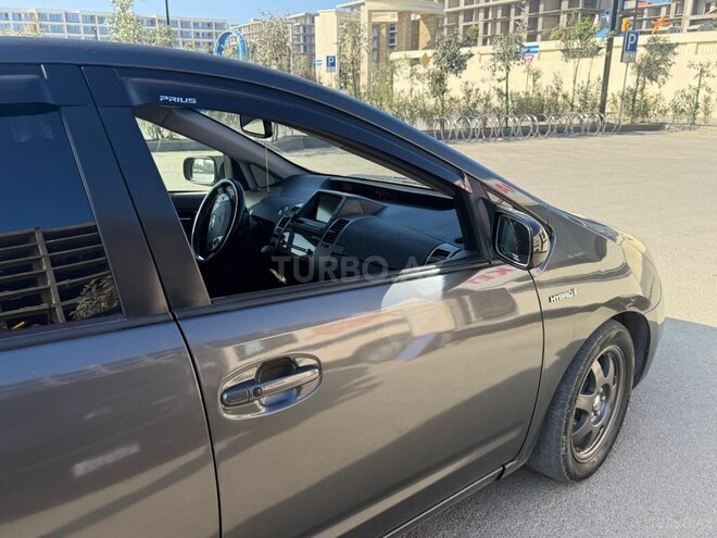 Toyota Prius-10