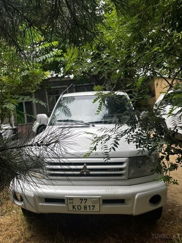 Mitsubishi Pajero io-1