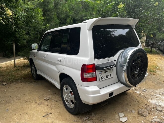 Mitsubishi Pajero io-3