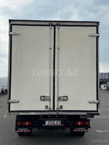 Ford Transit-5