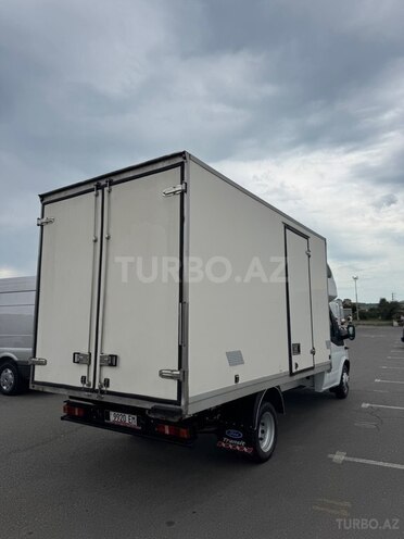 Ford Transit-4