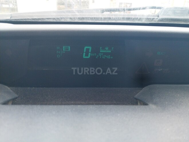 Toyota Prius-6