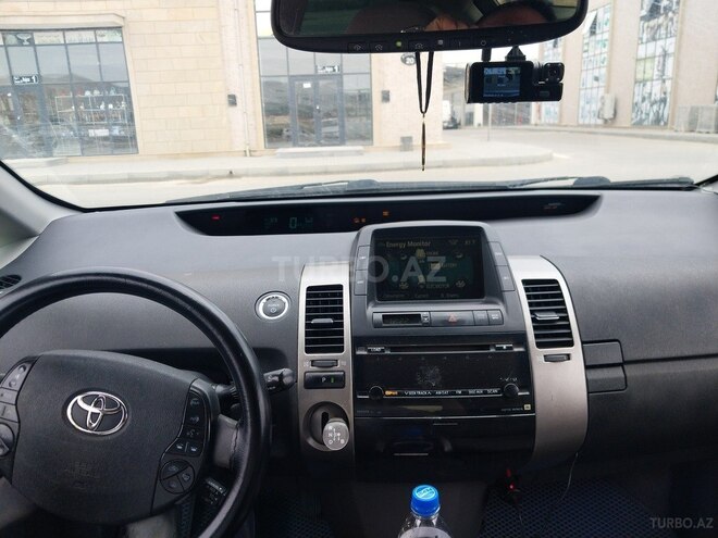 Toyota Prius-5