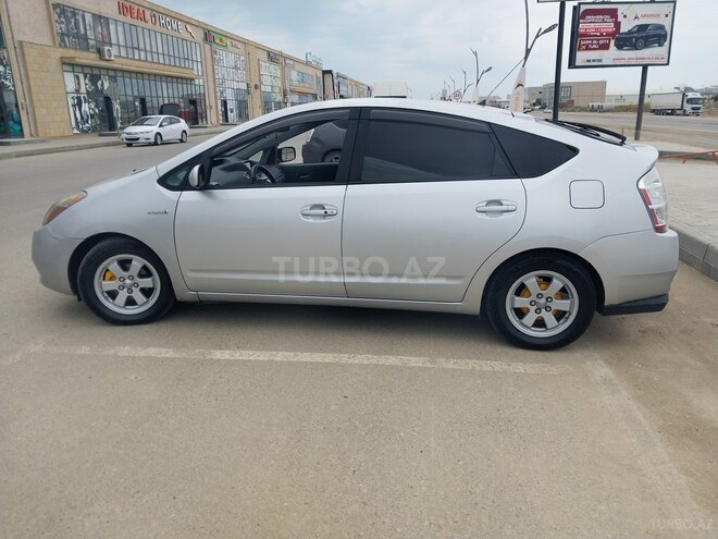 Toyota Prius-4
