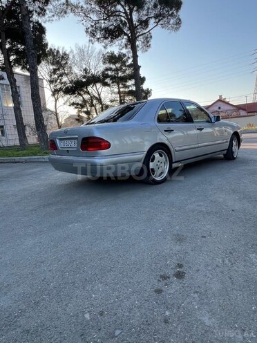 Mercedes E 200-15