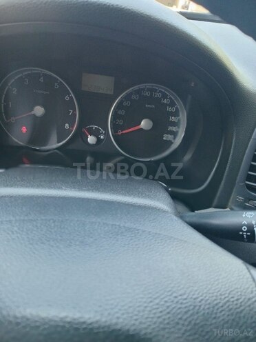 Hyundai Accent-7