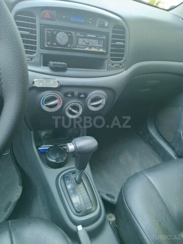 Hyundai Accent-6