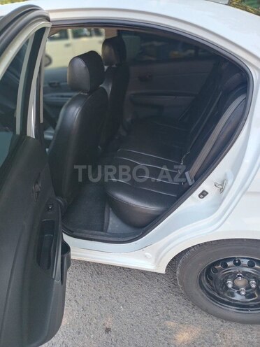 Hyundai Accent-8