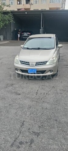 Nissan Tiida-1