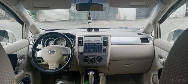 Nissan Tiida-4